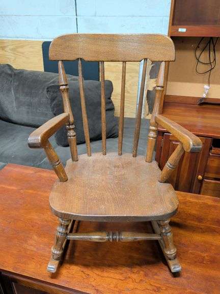 OAK KIDS ROCKING CHAIR 11 INCHES FLOOR TO SEAT image
