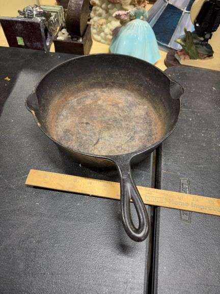DEEP- CAST IRON - FRYING SKILLET- image