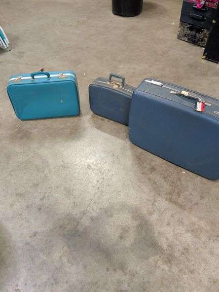 3 VINTAGE HARDSHELL SUITCASES image