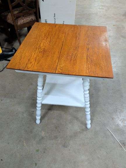 OAK AND PAINTED WHITE SPINDLE LEG SIDE TABLE 24X24X29 image