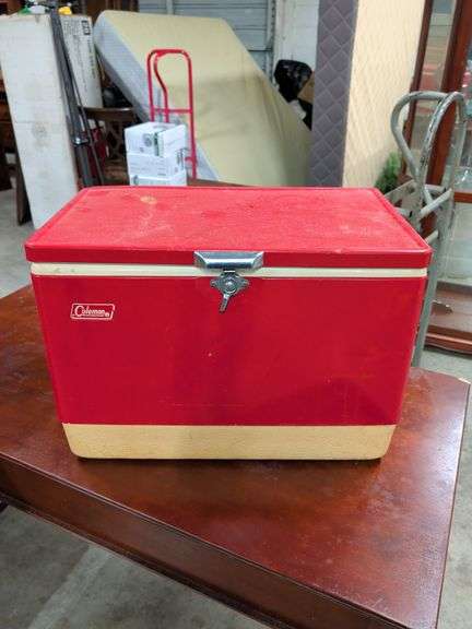 VINTAGE COLEMAN COOLER image