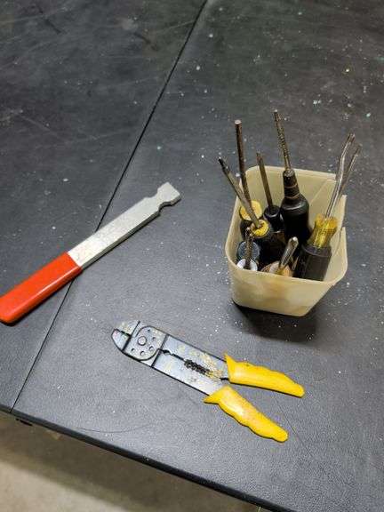 STAR HEAD SCREWDRIVERS - WIRE STRIPPER AND ETC image