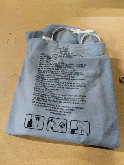 ELECTRIC HEAT PAD image