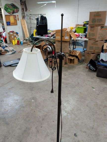 FLOOR LAMP image