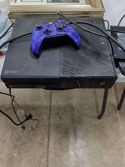 XBOX GAMING CONSOLE image