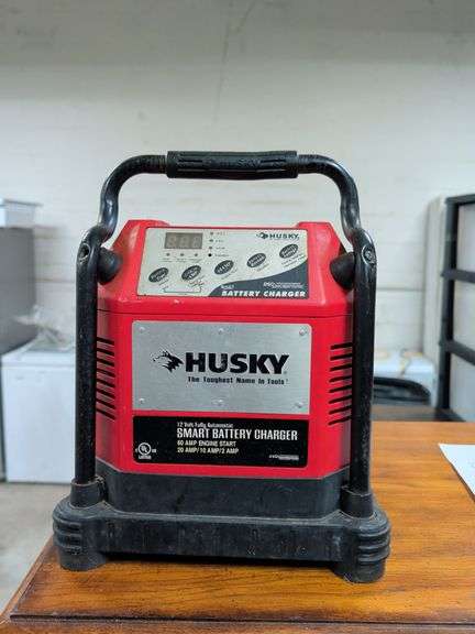 HUSKY 12 VOLT FULLY AUTOMATIC SMART BATTERY CHARGER image