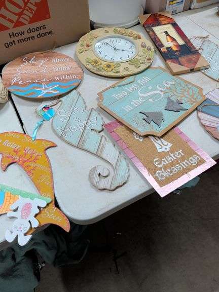 DECORATIVE WALL HANGINGS image