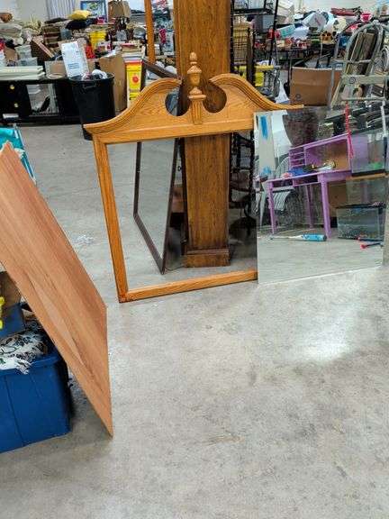 OAK DRESSER MIRROR - MIRROR NEEDS PUT BACK IN FRAME image