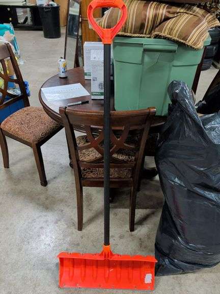 BIGFOOT SNOW SHOVEL image