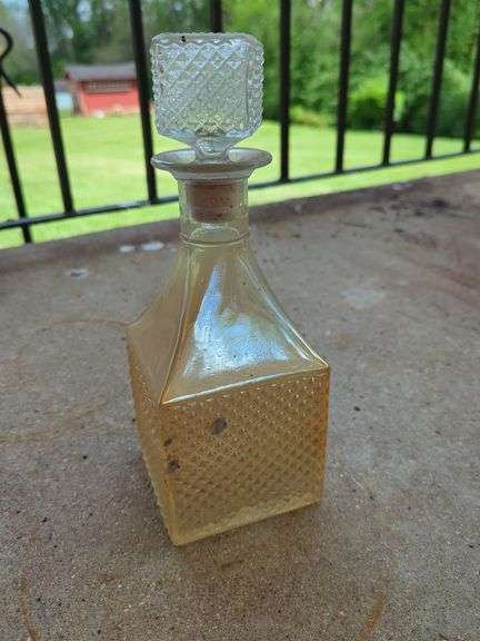 Yellow Glass Decanter with Stopper image