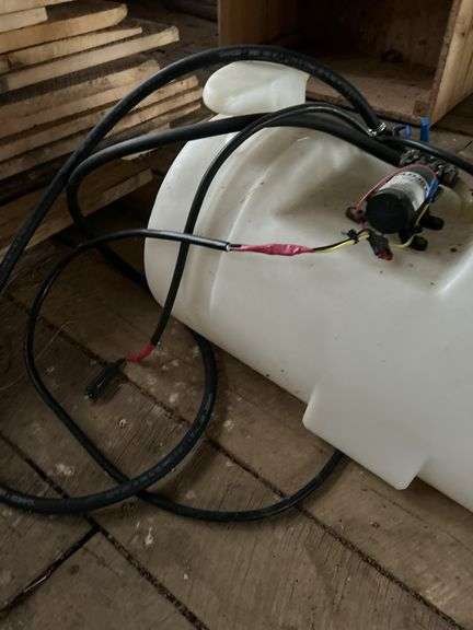 Portable Sprayer Tank with Wand and Pump