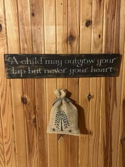 Rustic Home Decor Set - Wall Art, Key Holder, and Decorative Bag
