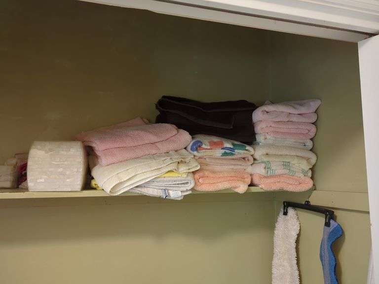 Assorted Towel Collection with Storage Box image