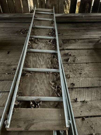 Scaffolding and Aluminum Ladder