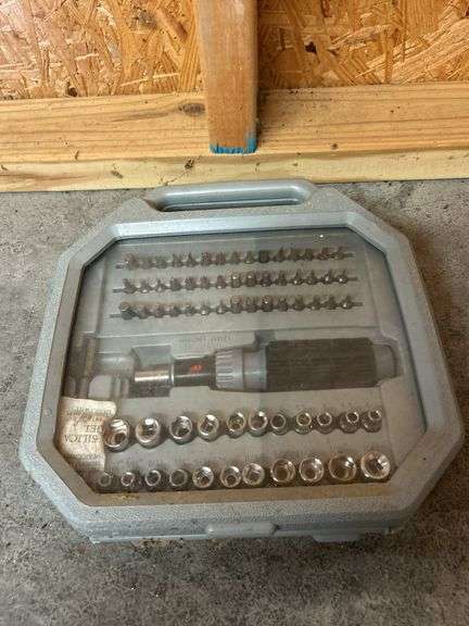 Ratchet Screwdriver & Bit Set image