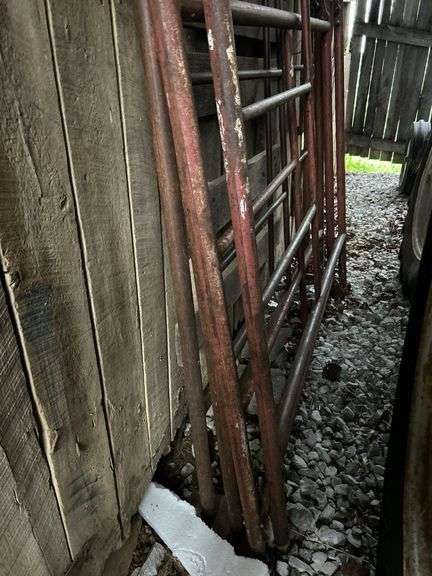 Scaffolding and Aluminum Ladder