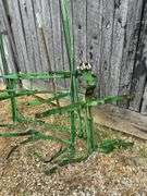 Spray boom arms
