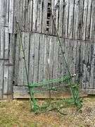 Spray boom arms