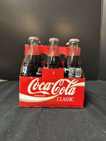 Coca-Cola Classic 6-Pack Bottles - University of Kentucky 1995-1996 Basketball image