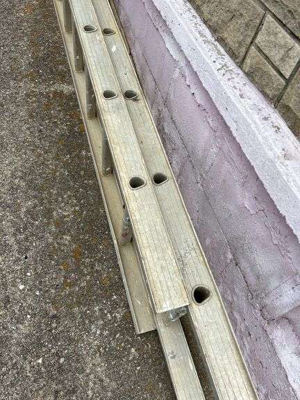 Aluminum Extension Ladder