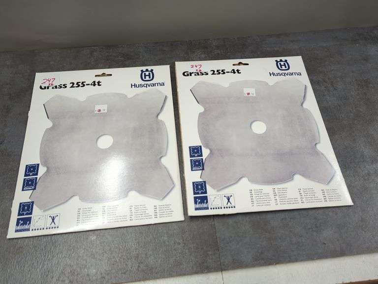 Two Husqvarna Grass 255-4T Grass Blades image