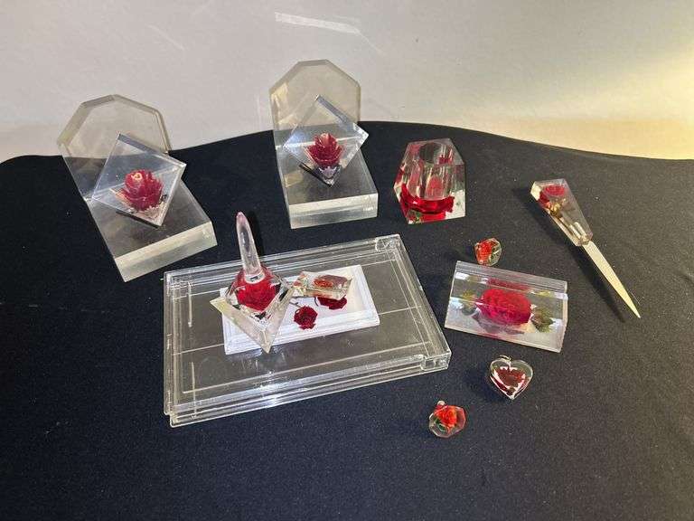 Resin Art with Encapsulated Roses image