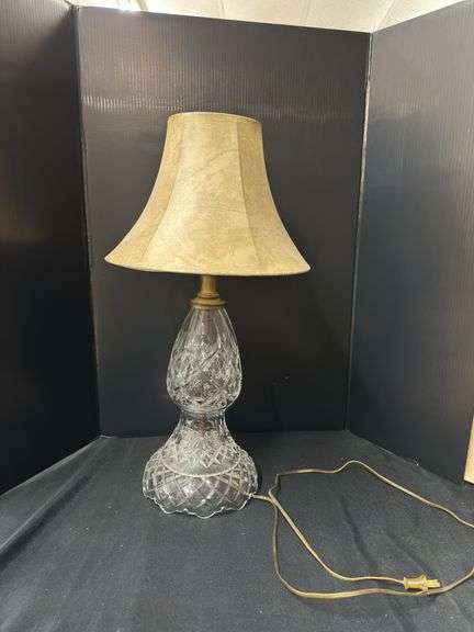 Elegant Clear Glass Table Lamp with Shade image
