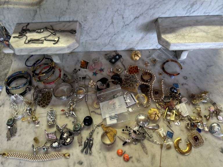 Mixed Lot of Fashion Jewelry: Brooches, Necklaces, Bracelets and More image
