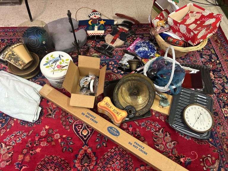 Mixed Lot of Household Items image
