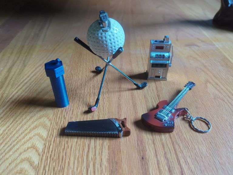 Novelty Miniatures & Keychain Group image