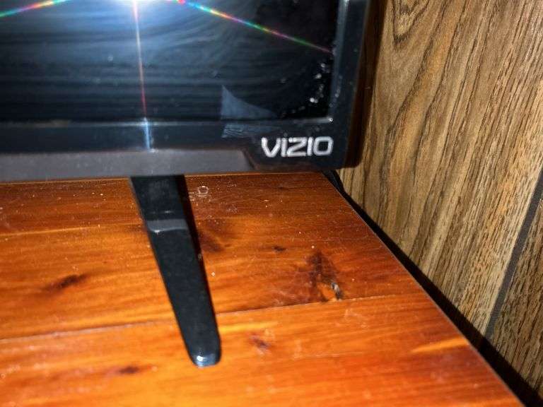 Vizio 32" D32x-D1 LED TV with Remote