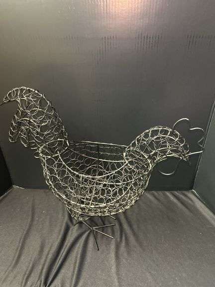 Wire Chicken Basket image
