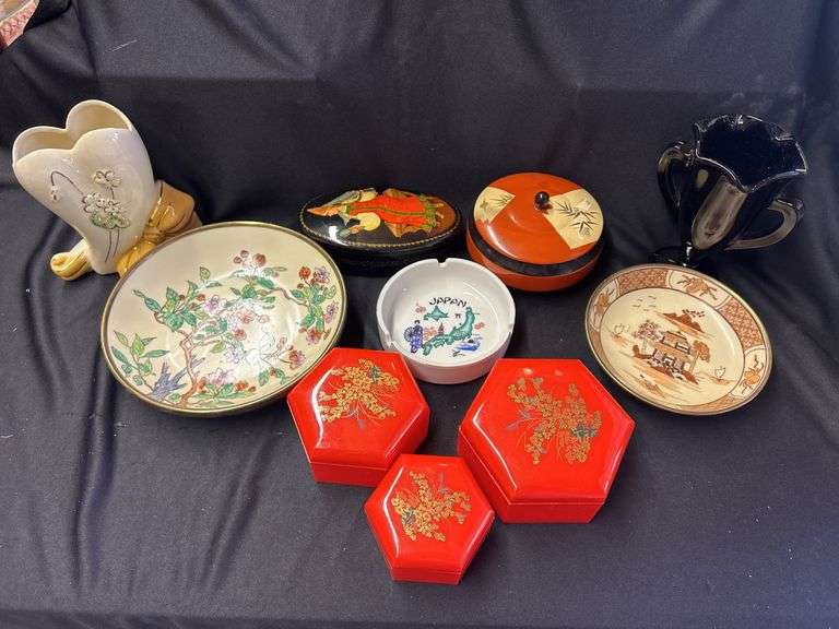 Assorted Decorative Japanese Items image