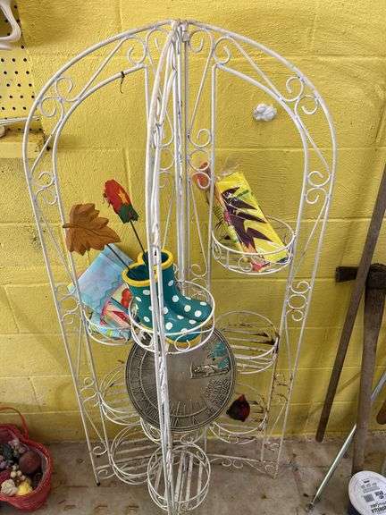Metal Garden Display Stand with Accessories image