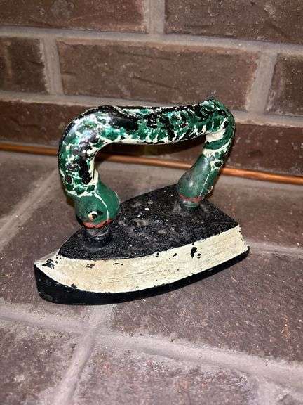 Decorative Cast Iron Sad Iron with Handle image