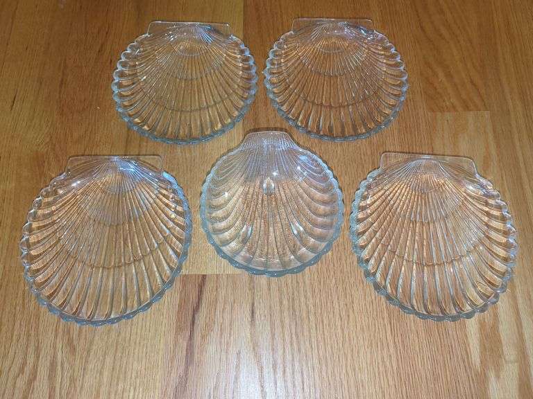 Set of 5 Clear Glass Shell Shaped Dishes image