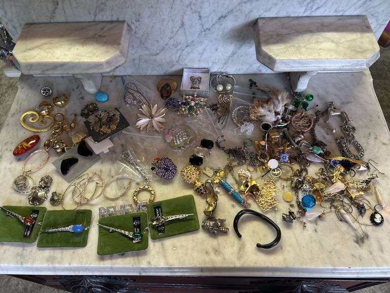 Mixed Lot of Costume Jewelry image