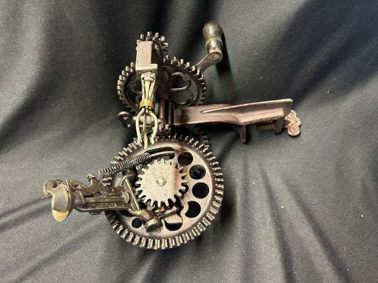 Cast Iron Apple Peeler image