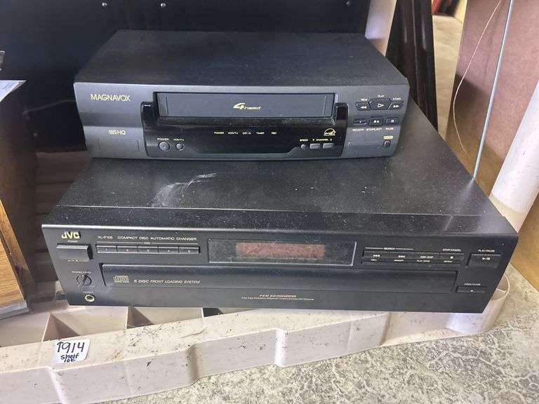 Magnavox VHS HQ VCR & JVC XL-F106 CD Player Changer image