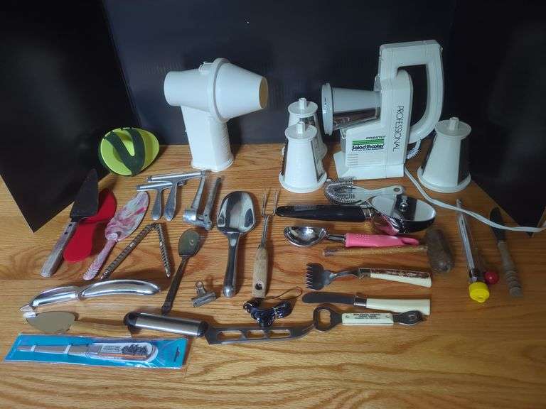 Kitchen Utensil Collection with Salad Shooter image
