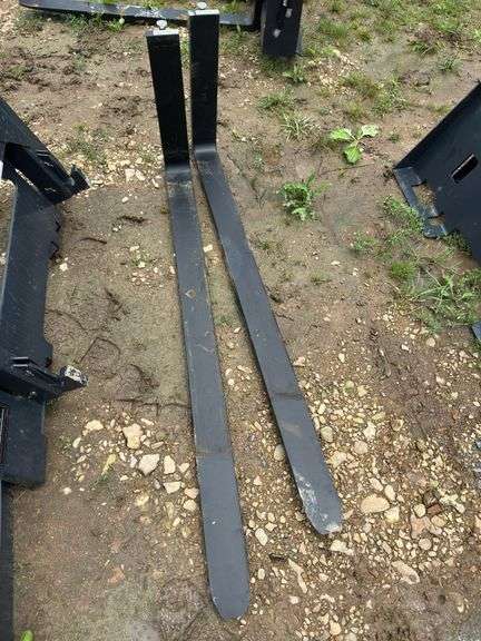 L7-FORKLIFT FORK image