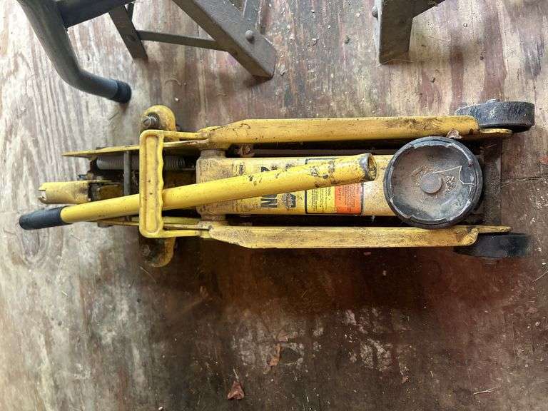 Heavy Duty Yellow Floor Jack image