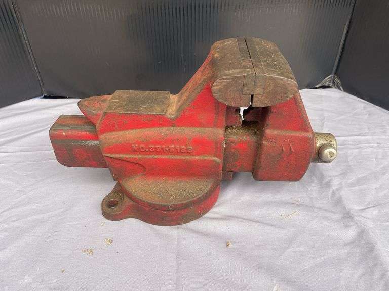Red Bench Vise - No. 3915168 image