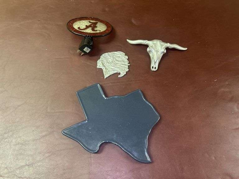 Assorted Metal Collectibles - Texas, Steer Skull, Chief, Alabama Light image