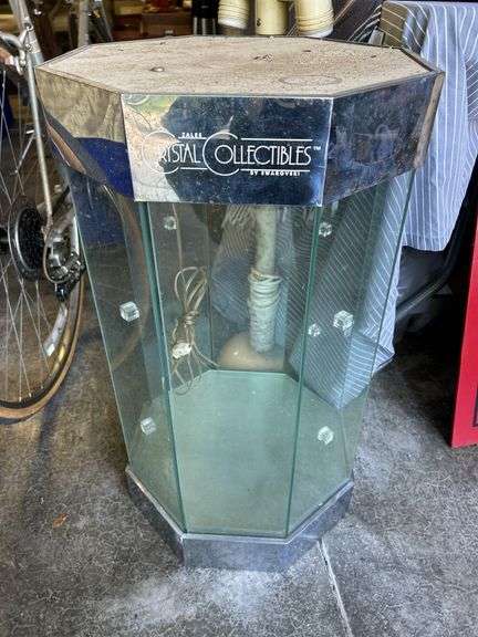Crystal Collectibles Display Case by Swarovski image