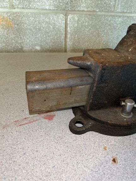 Bench Vise