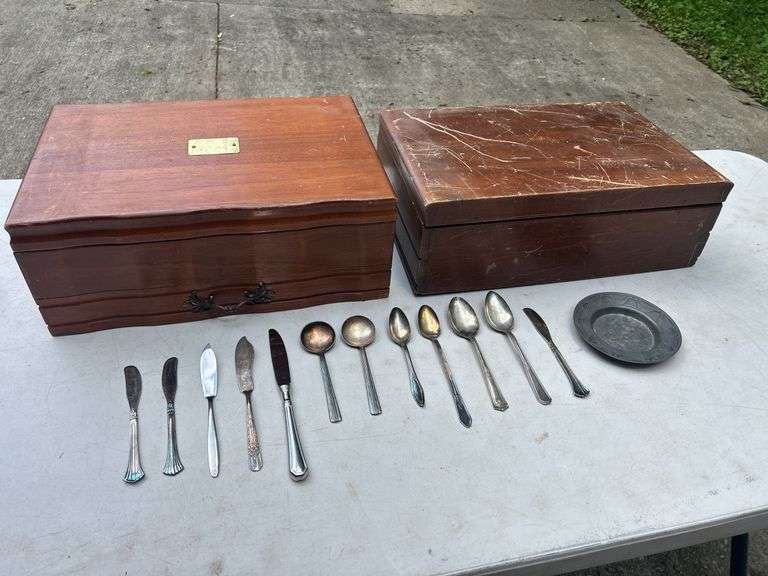Silverware Set with Wooden Storage Cases image