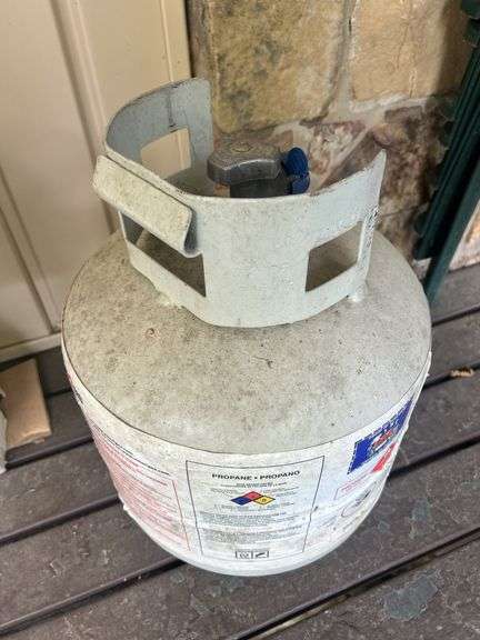 Refillable Propane Tank image