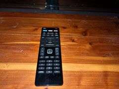 Vizio 32" D32x-D1 LED TV with Remote