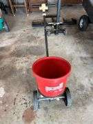 True Temper Cyclone Model 30 Broadcast Spreader